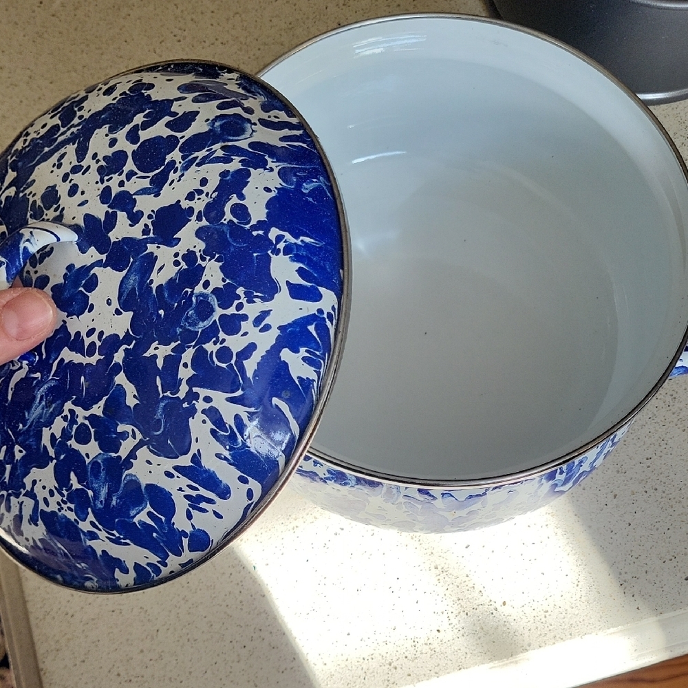 JUST LISTED golden rabbit Blue and White  Cookware Pot - Picture 2 of 4